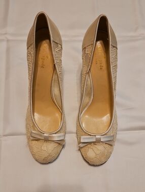 kate spade Cream Lace Bow Pumps - Women's Dress Heels.  Size 10 1/2.